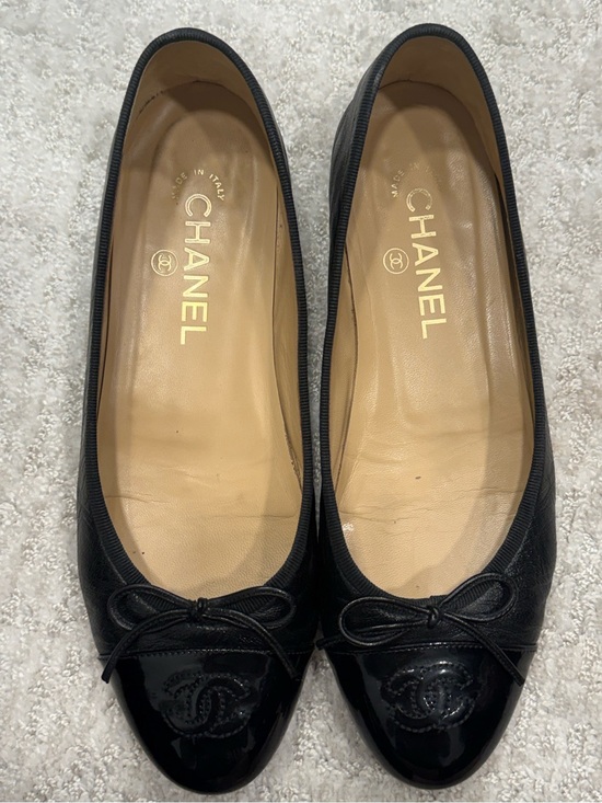 CHANEL Shoes - CHANEL Black Leather Ballerinas with Patent Cap-Toe